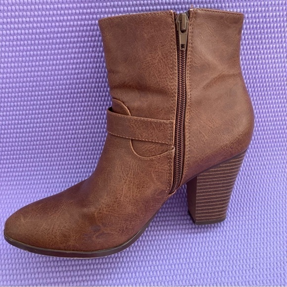 JustFab Trinley Buckle Detail Booties Size 9 Brown - Picture 4 of 9